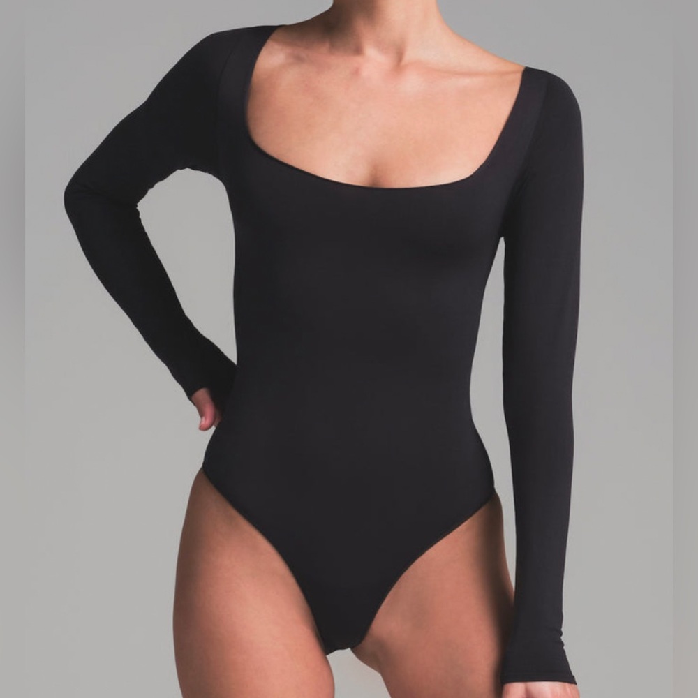 NWT Skims Essential Long Sleeve Scoop Neck Bodysuit size L/XL
